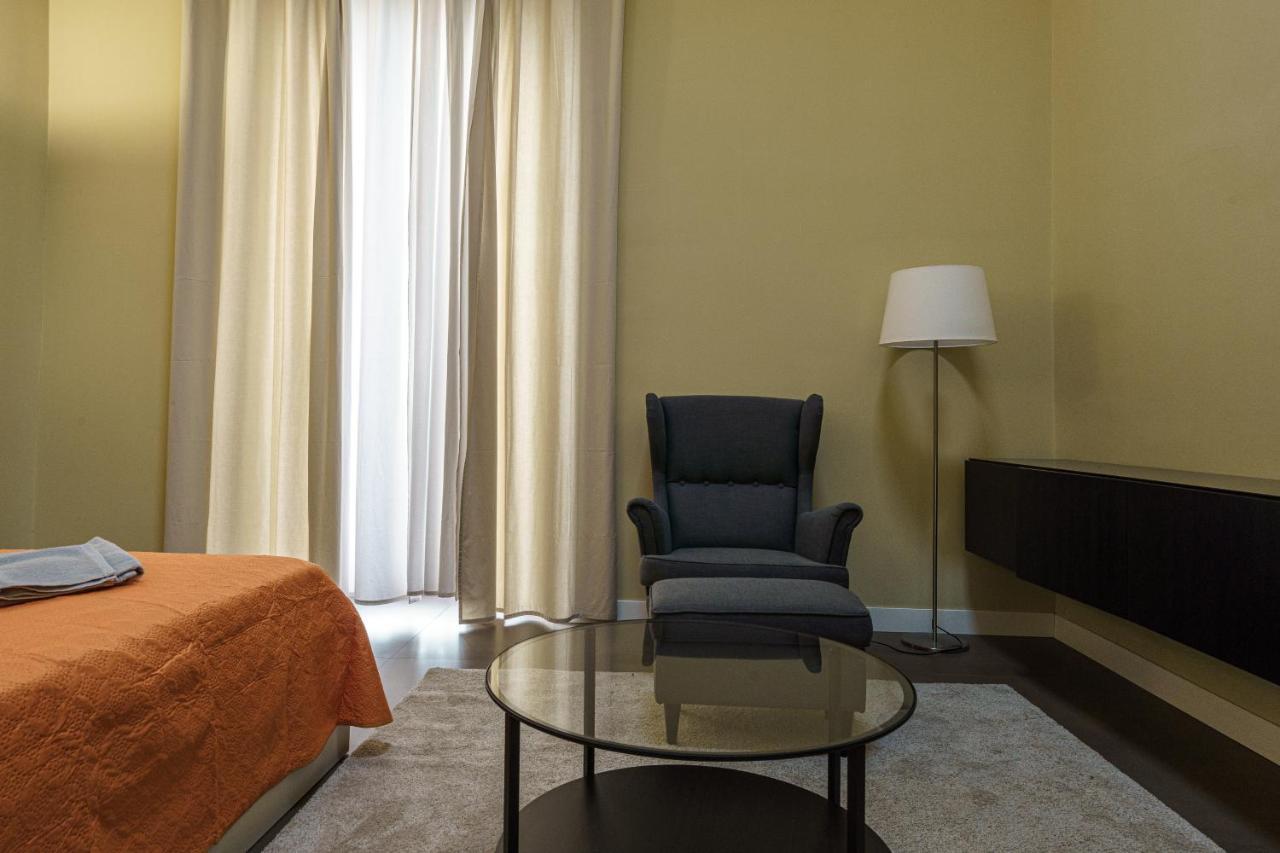 Holiday In Home Suite Archimede Catania Kültér fotó